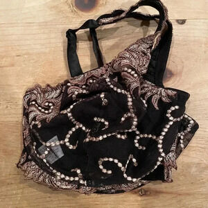 Vintage Lace feminine underwire embroidered bra size 40DDD